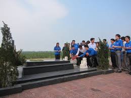 យុវវ័យរដ្ឋធានីហាណូយអុជធូបរំលឹកគុណលោកអគ្គលេខា Tran Phu។